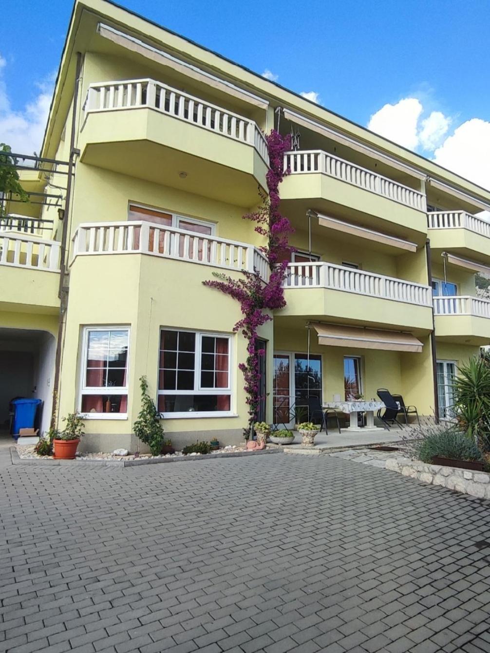 Apartment Glavas *